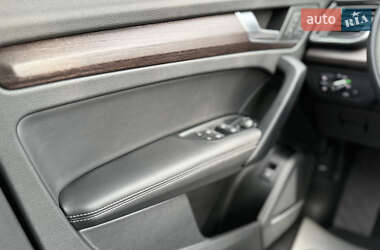 Внедорожник / Кроссовер Audi Q5 2022 в 