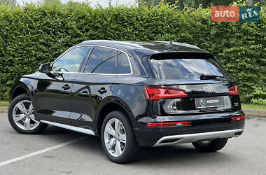 Внедорожник / Кроссовер Audi Q5 2018 в 