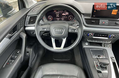 Внедорожник / Кроссовер Audi Q5 2018 в 