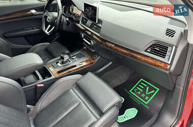 Внедорожник / Кроссовер Audi Q5 2017 в 