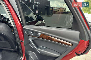 Внедорожник / Кроссовер Audi Q5 2017 в 
