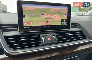 Внедорожник / Кроссовер Audi Q5 2017 в 