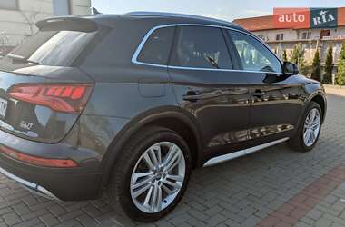 Внедорожник / Кроссовер Audi Q5 2017 в 