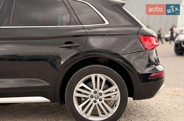 Внедорожник / Кроссовер Audi Q5 2018 в 