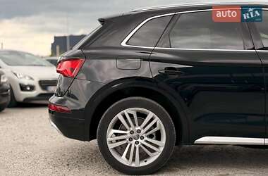 Внедорожник / Кроссовер Audi Q5 2018 в 