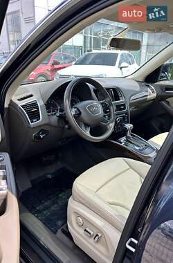 Внедорожник / Кроссовер Audi Q5 2016 в 