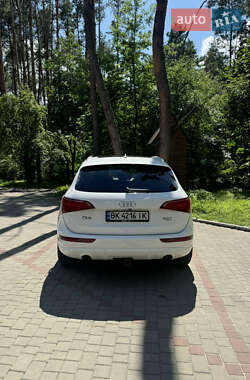 Внедорожник / Кроссовер Audi Q5 2011 в 
