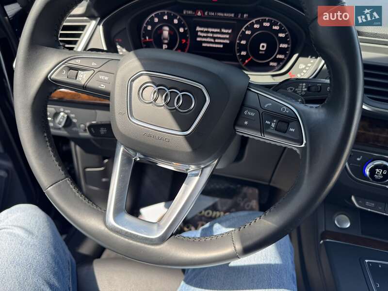 Внедорожник / Кроссовер Audi Q5 2019 в Тернополе