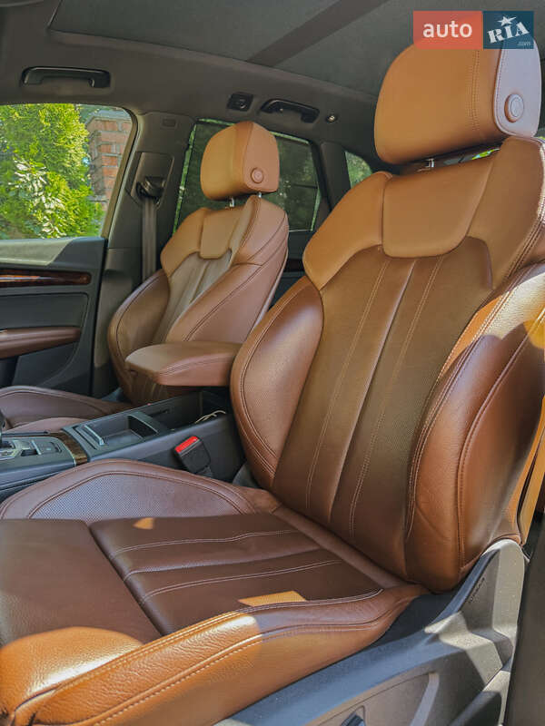 Внедорожник / Кроссовер Audi Q5 2017 в 