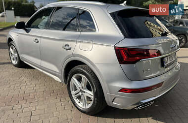 Позашляховик / Кросовер Audi Q5 2024 в 