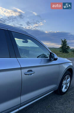 Позашляховик / Кросовер Audi Q5 2024 в 