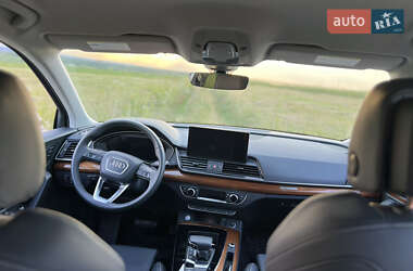 Позашляховик / Кросовер Audi Q5 2024 в 