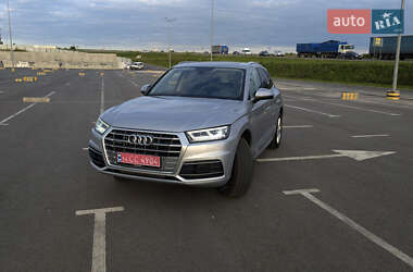 Внедорожник / Кроссовер Audi Q5 2017 в 