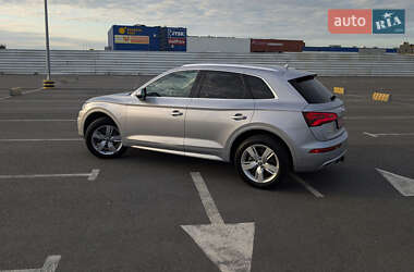 Внедорожник / Кроссовер Audi Q5 2017 в 