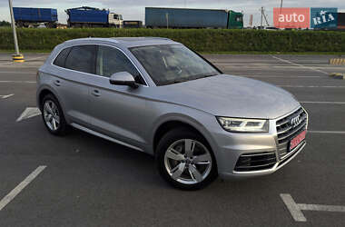 Внедорожник / Кроссовер Audi Q5 2017 в 