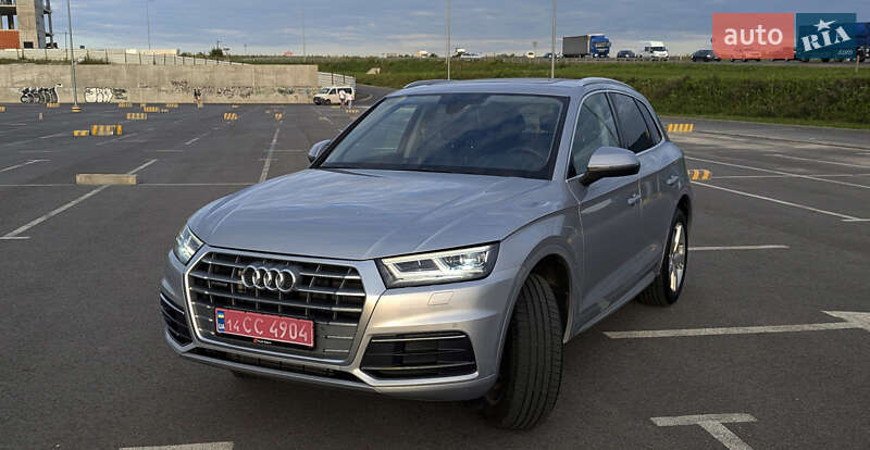 Внедорожник / Кроссовер Audi Q5 2017 в 