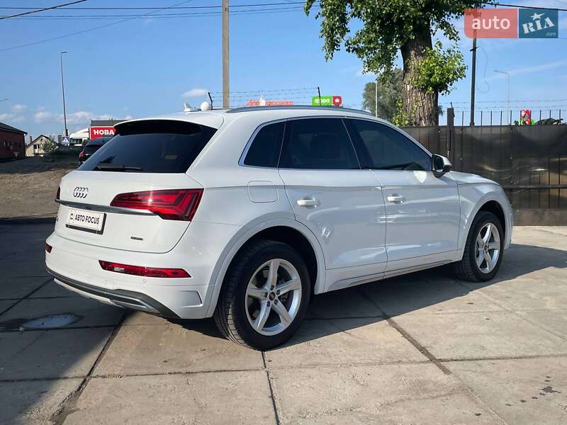 Внедорожник / Кроссовер Audi Q5 2021 в Киеве