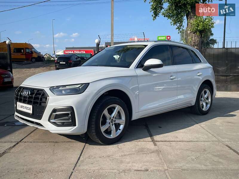 Внедорожник / Кроссовер Audi Q5 2021 в Киеве