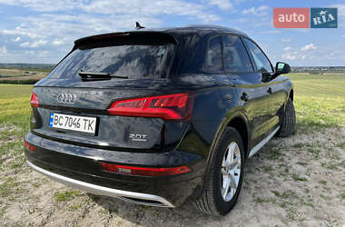 Внедорожник / Кроссовер Audi Q5 2018 в 