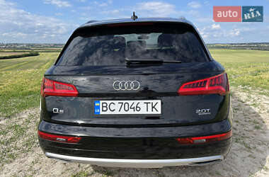 Внедорожник / Кроссовер Audi Q5 2018 в 