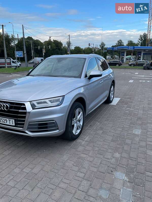 Внедорожник / Кроссовер Audi Q5 2019 в Львове