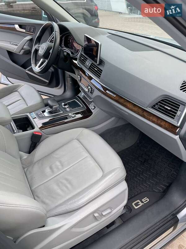 Внедорожник / Кроссовер Audi Q5 2019 в Львове