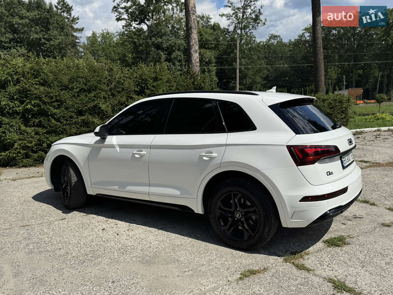 Внедорожник / Кроссовер Audi Q5 2020 в Шепетовке