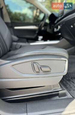 Внедорожник / Кроссовер Audi Q5 2020 в 
