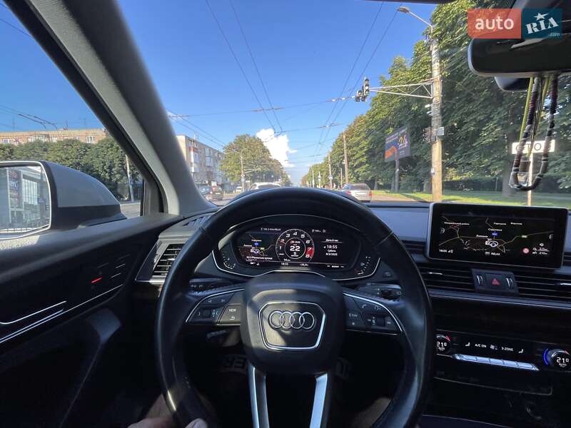 Внедорожник / Кроссовер Audi Q5 2018 в 