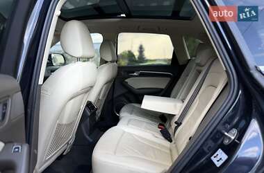 Внедорожник / Кроссовер Audi Q5 2016 в 