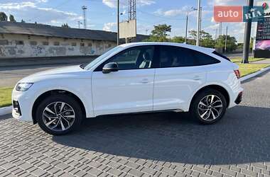 Внедорожник / Кроссовер Audi Q5 2021 в 