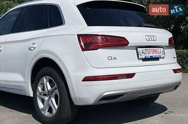 Внедорожник / Кроссовер Audi Q5 2018 в 
