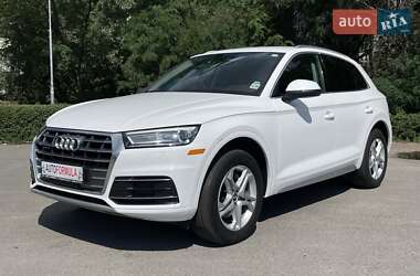 Внедорожник / Кроссовер Audi Q5 2018 в 