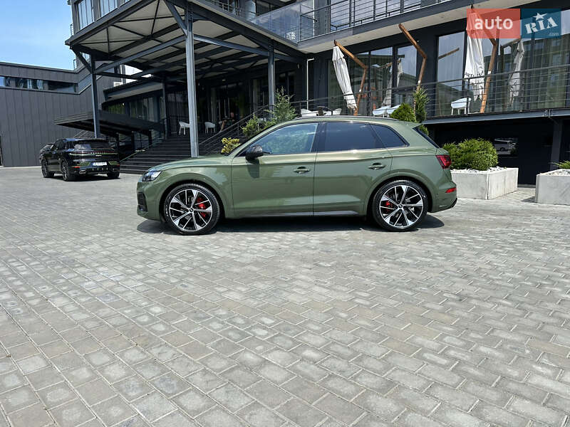 Внедорожник / Кроссовер Audi Q5 2021 в Черновцах