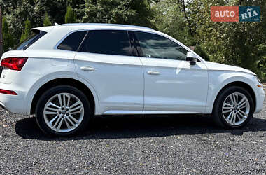 Внедорожник / Кроссовер Audi Q5 2018 в 
