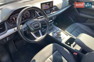 Внедорожник / Кроссовер Audi Q5 2017 в 