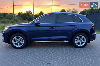 Внедорожник / Кроссовер Audi Q5 2021 в 