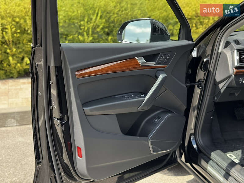 Внедорожник / Кроссовер Audi Q5 2023 в Киеве