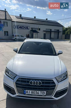Внедорожник / Кроссовер Audi Q5 2018 в 