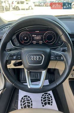 Внедорожник / Кроссовер Audi Q5 2018 в 