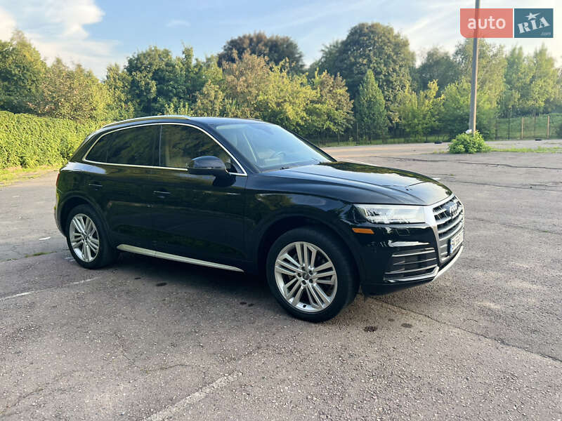 Внедорожник / Кроссовер Audi Q5 2017 в Ровно