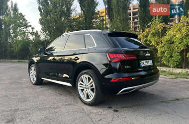 Внедорожник / Кроссовер Audi Q5 2017 в 