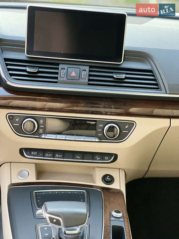 Внедорожник / Кроссовер Audi Q5 2017 в Ровно