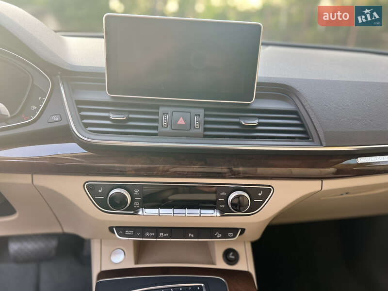 Внедорожник / Кроссовер Audi Q5 2017 в Ровно