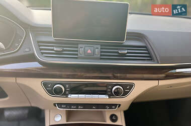 Внедорожник / Кроссовер Audi Q5 2017 в 