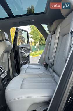 Внедорожник / Кроссовер Audi Q5 2018 в 