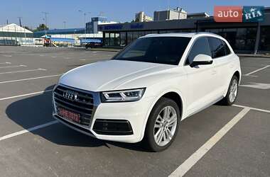 Внедорожник / Кроссовер Audi Q5 2018 в 