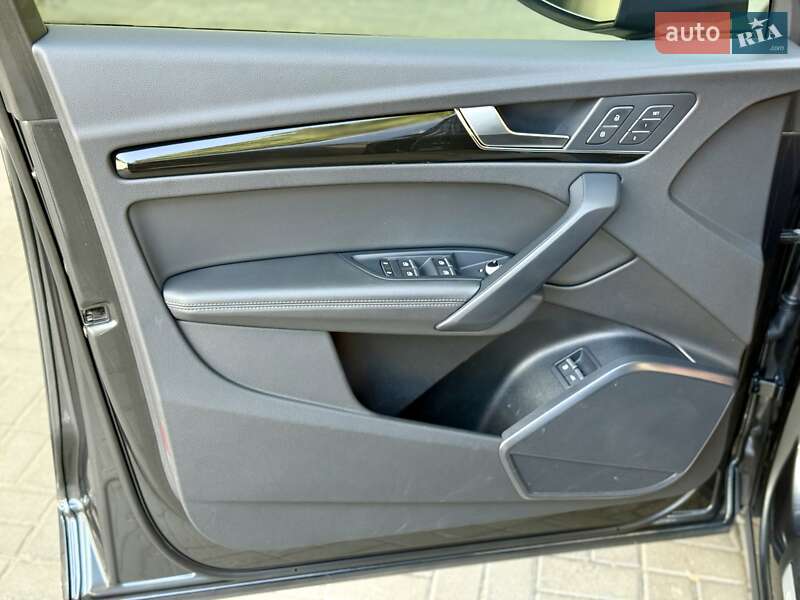Внедорожник / Кроссовер Audi Q5 2020 в Днепре