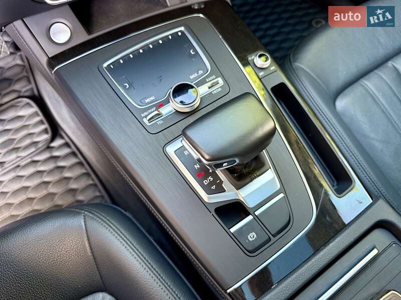 Внедорожник / Кроссовер Audi Q5 2020 в Днепре