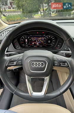 Внедорожник / Кроссовер Audi Q5 2017 в 